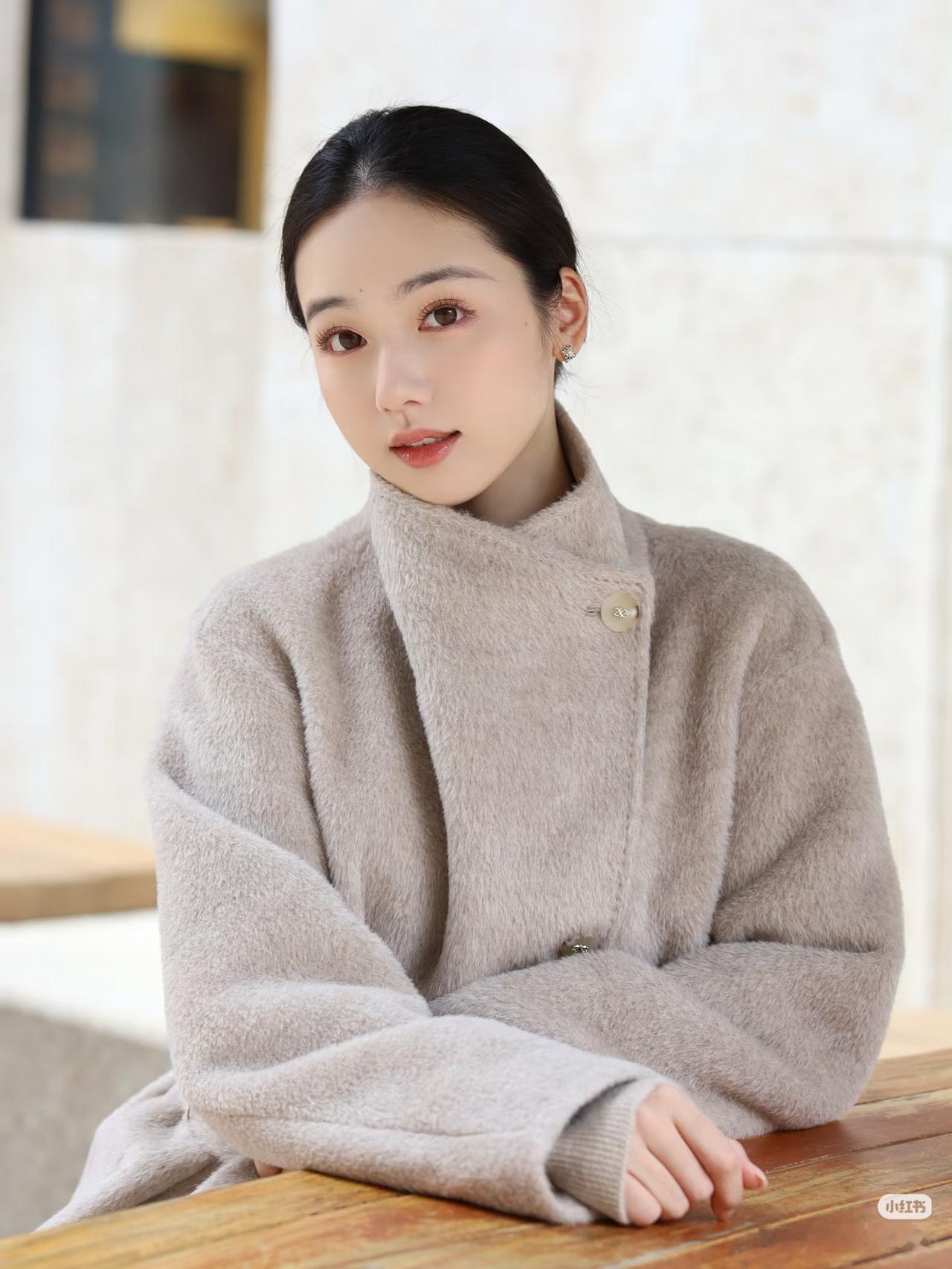 岁月教会我们，最珍贵的不是拥有多少，而是懂得珍惜当下。