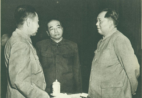1959年，彭德怀元帅在庐山会议上受到了批判，被撤销了国防部长的职务。事情过去6