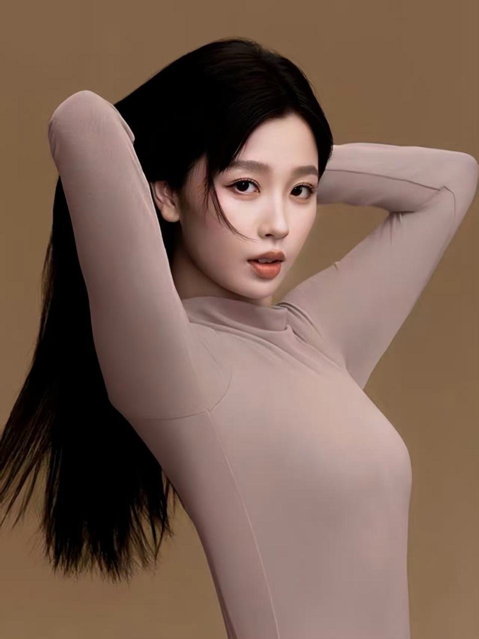 又是没见过的虞书欣新图，妈妈级别的​​​
