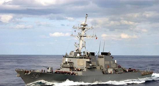 1983年10月，埋藏在美国家门口的苏联潜艇，被美军的钢缆束缚得动弹不得。为了抢