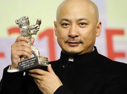2010年，《白鹿原》筹拍，王全安想让吴刚饰演鹿子霖。他斟酌了一下对吴刚说：“我