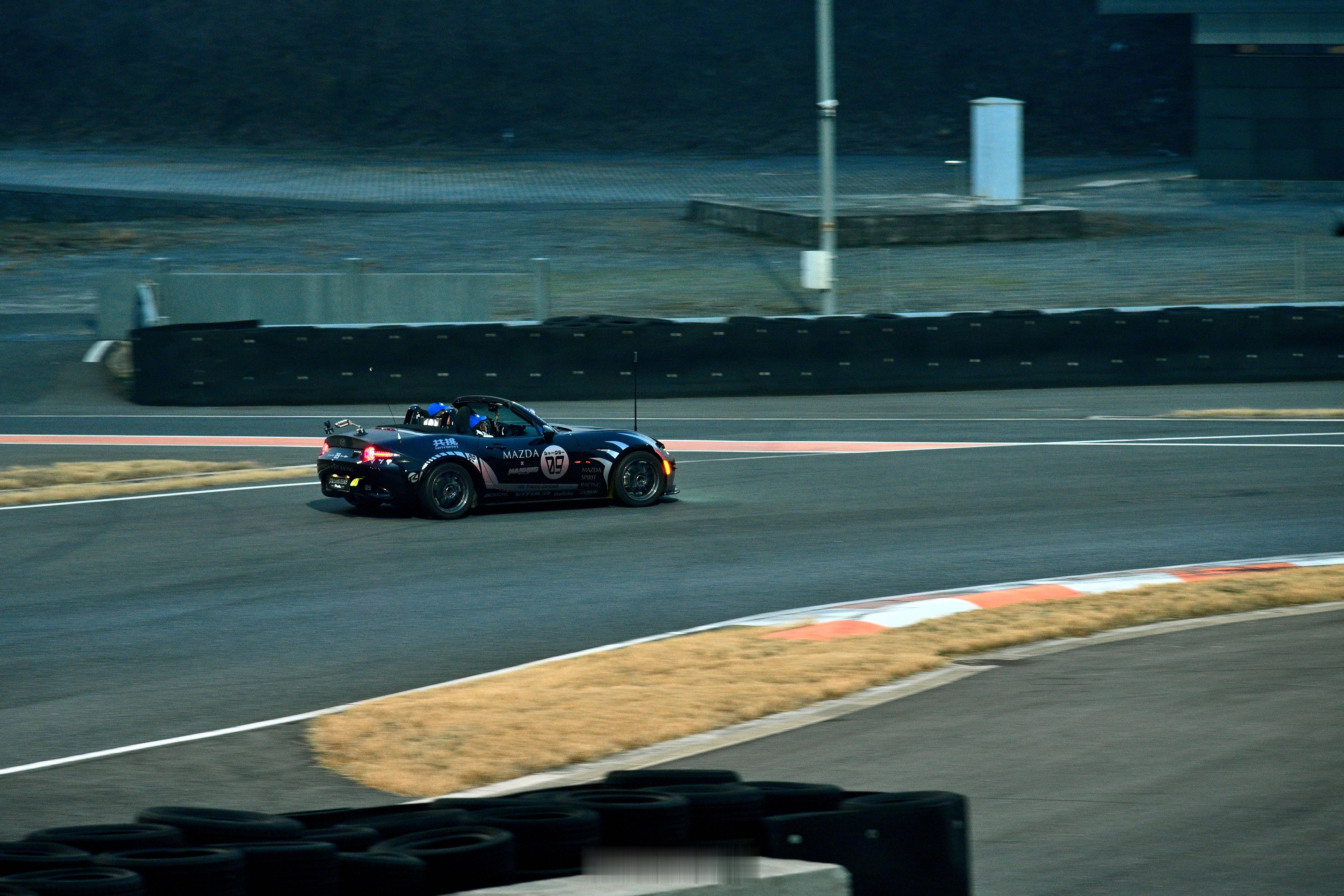 鲨鱼辣椒。。。。马自达的联名涂装哈哈哈哈哈哈哈