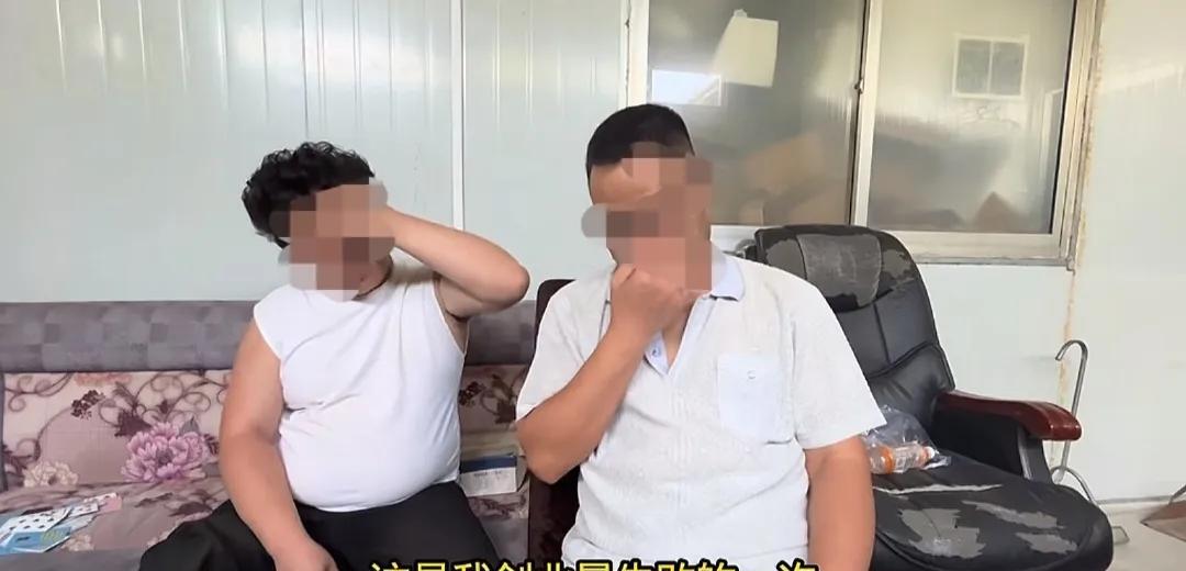 网吧大神小胖和大胡子这次创业没开始就要失败了，大胡子坚决要撤资，认为小胖搞养殖业
