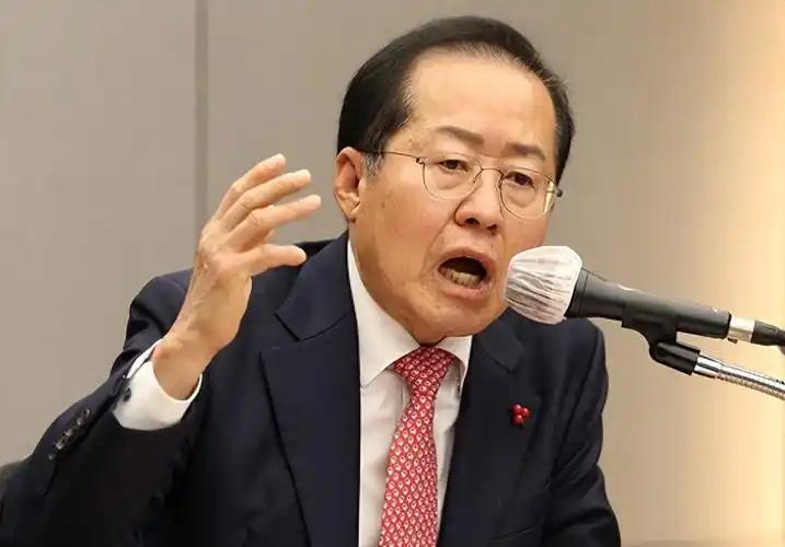 韩国6月3日地方选举的战局，最近彻底被李在明一手扭转了，谁也没想到，他没费一兵一