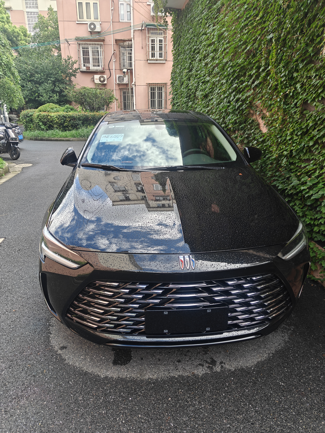 28T君威开车后感受7月26号提车的，开了几天，觉得动力十足，新车嘛，刚刚单手