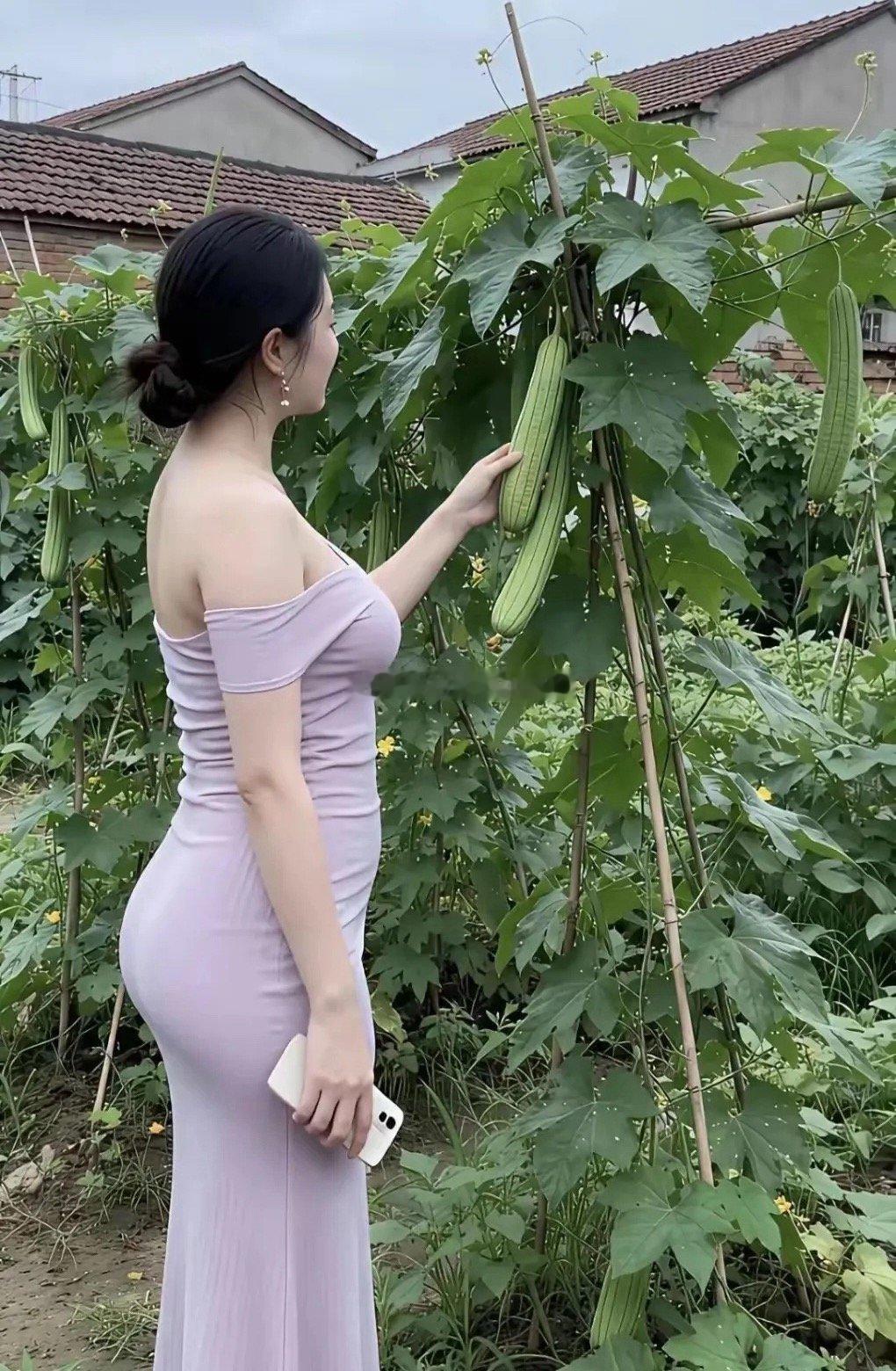 吵架镇得住场子的经典句子——1．你把油放锅里，看看是油溅还是你贱。2．你可真是8