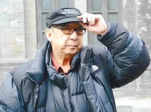 1995年《大宅门》开拍第三天，投资方便要求换导演，他们认为郭宝昌名气太小，想让