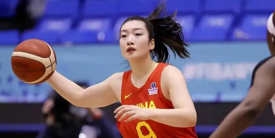 李梦不是陈梦，宫鲁鸣也不是王励勤。所以，宫鲁鸣弃用李梦，就是因为她的一些行为，如