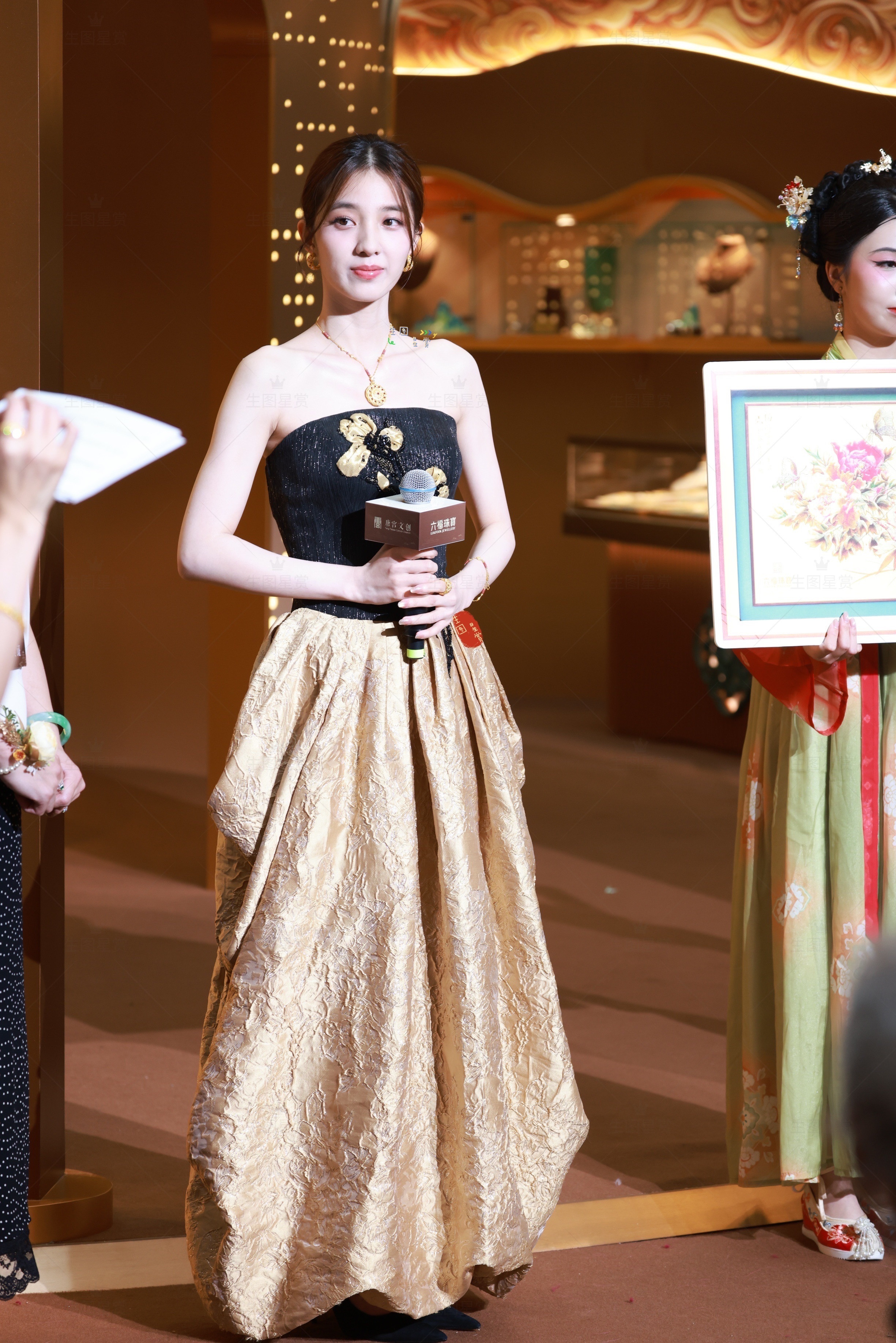 万鹏六福珠宝站台生图直出是贵气鹏鹏✨​​​