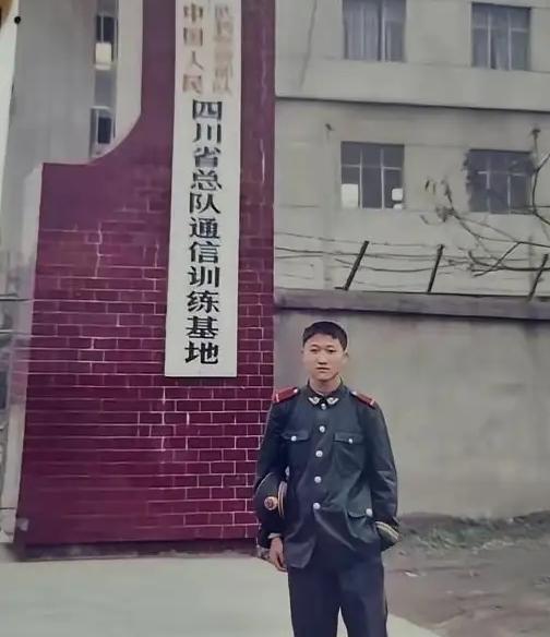 2006年，2名壮汉挟持一名18岁重庆土家族女孩，途中，女孩求助同车的武警战士，
