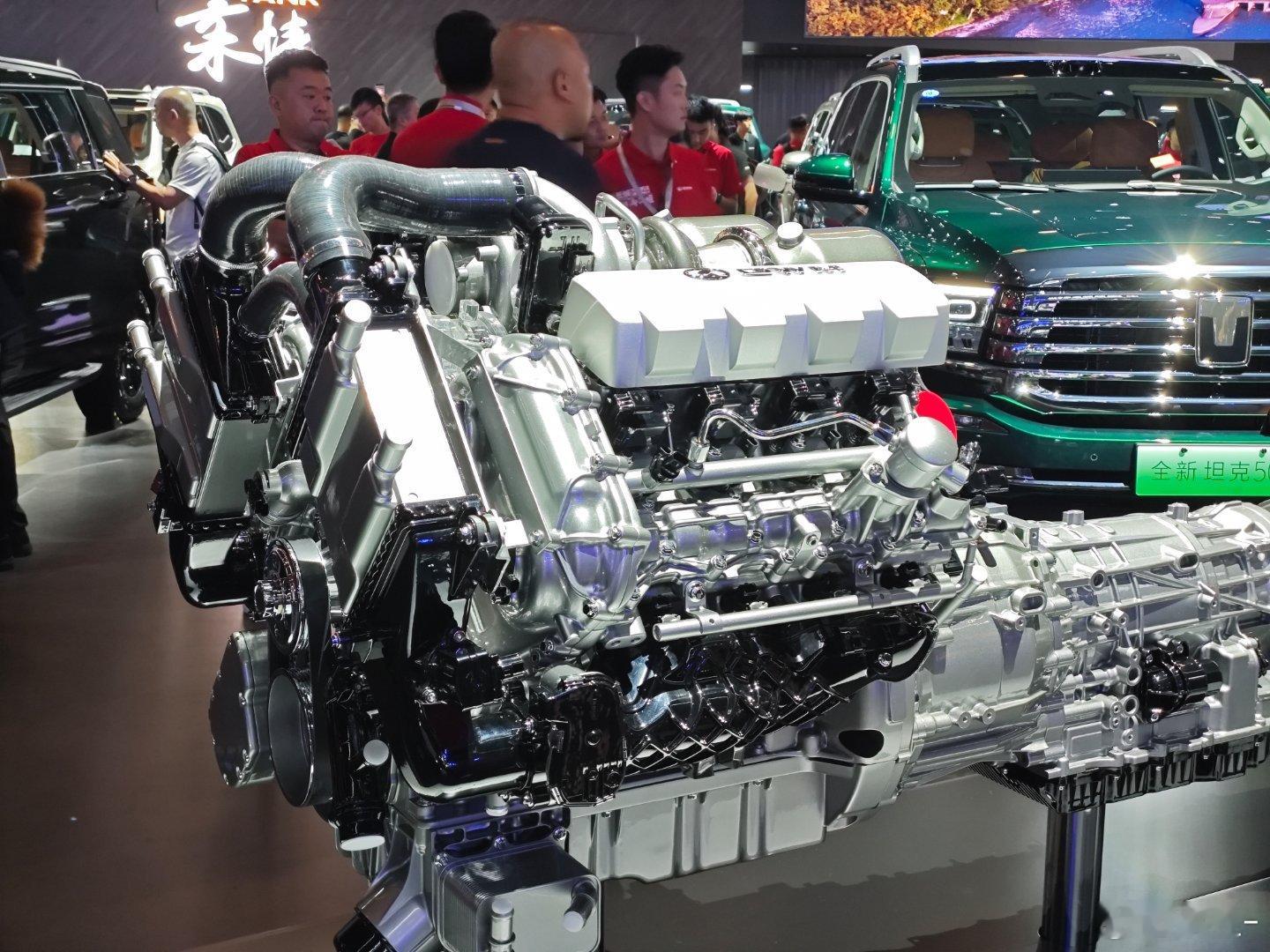 V8，兄弟们!V8!!长城的4.0T.V8动力总成，稳居展台C位[666]2