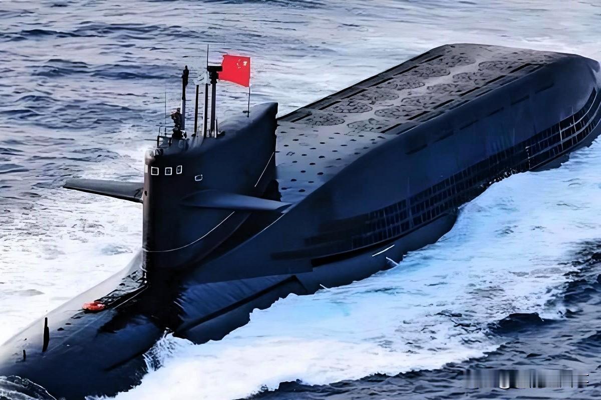 【中国亮出两款万吨级核潜艇意味什么】中国一次摆出两款万吨级核潜艇，外媒炸锅，这