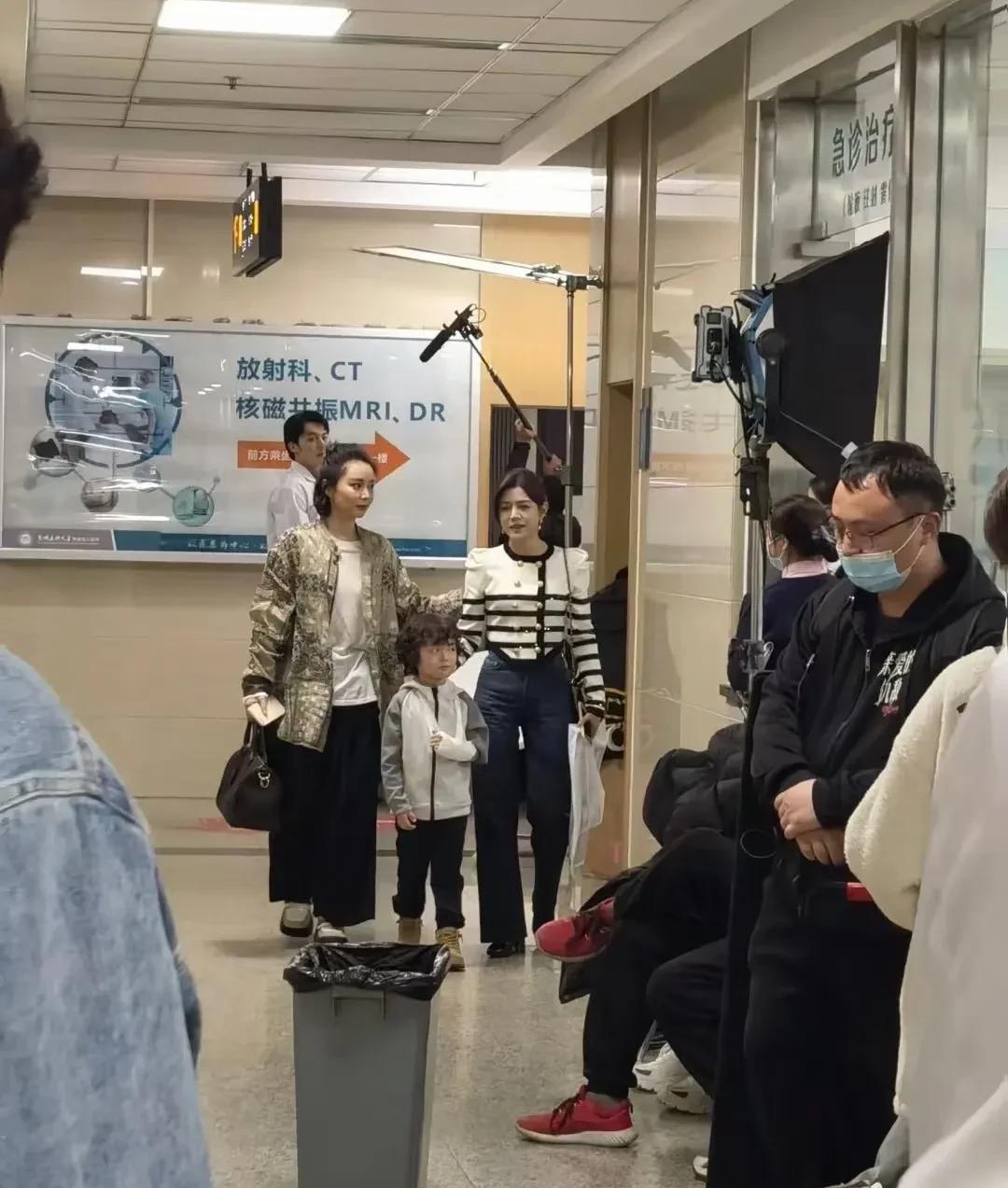 陈妍希和高叶拍戏，没有美颜情况下，理解陈晓。即便高叶穿着不显身材，宽大衣服，气