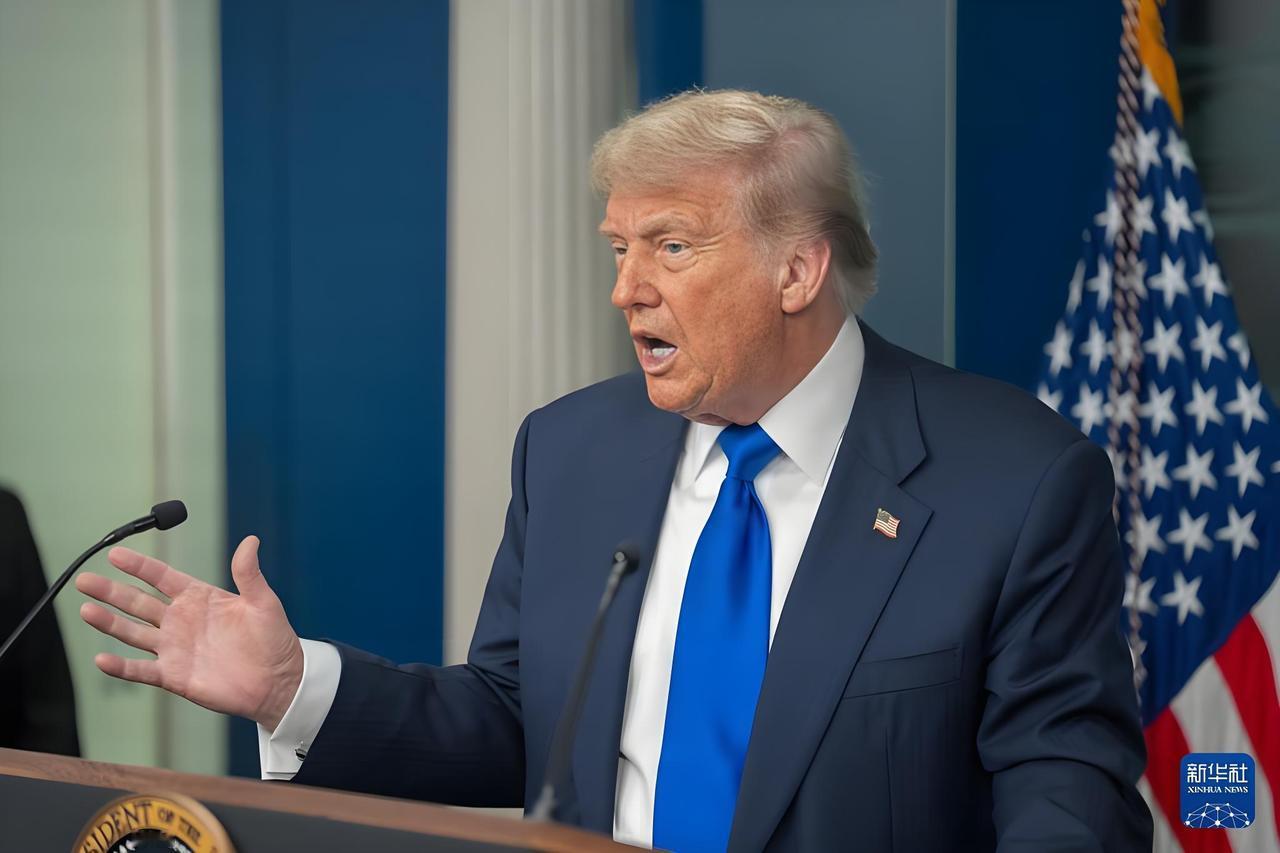 特朗普忍无可忍点名日本！近日在内阁会议上，特朗普用了一个特别有意思的方式点名了