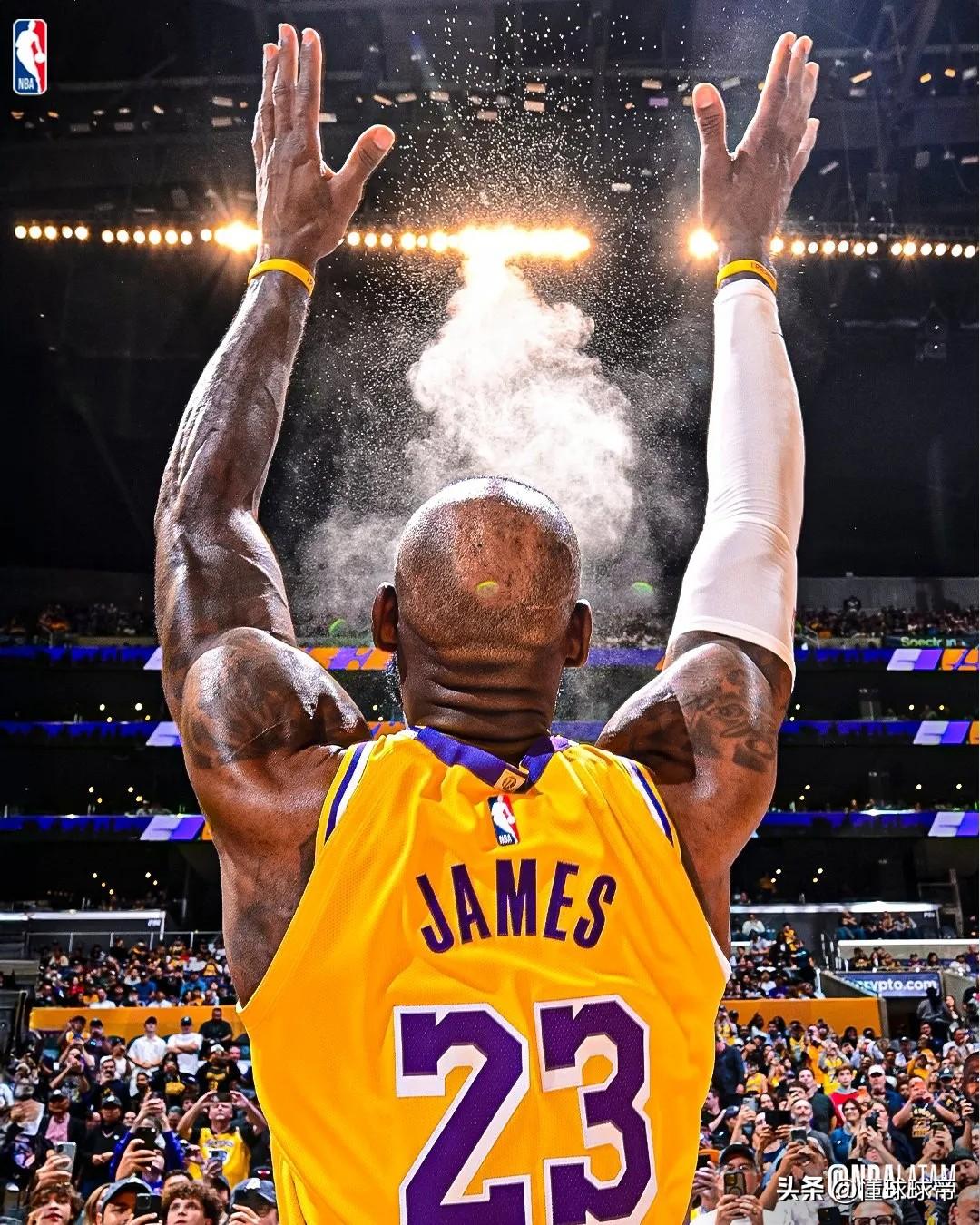 篮球之神，41岁的詹姆斯又又又拿到了三双！在今天湖人与奇才的比赛中，东契奇因