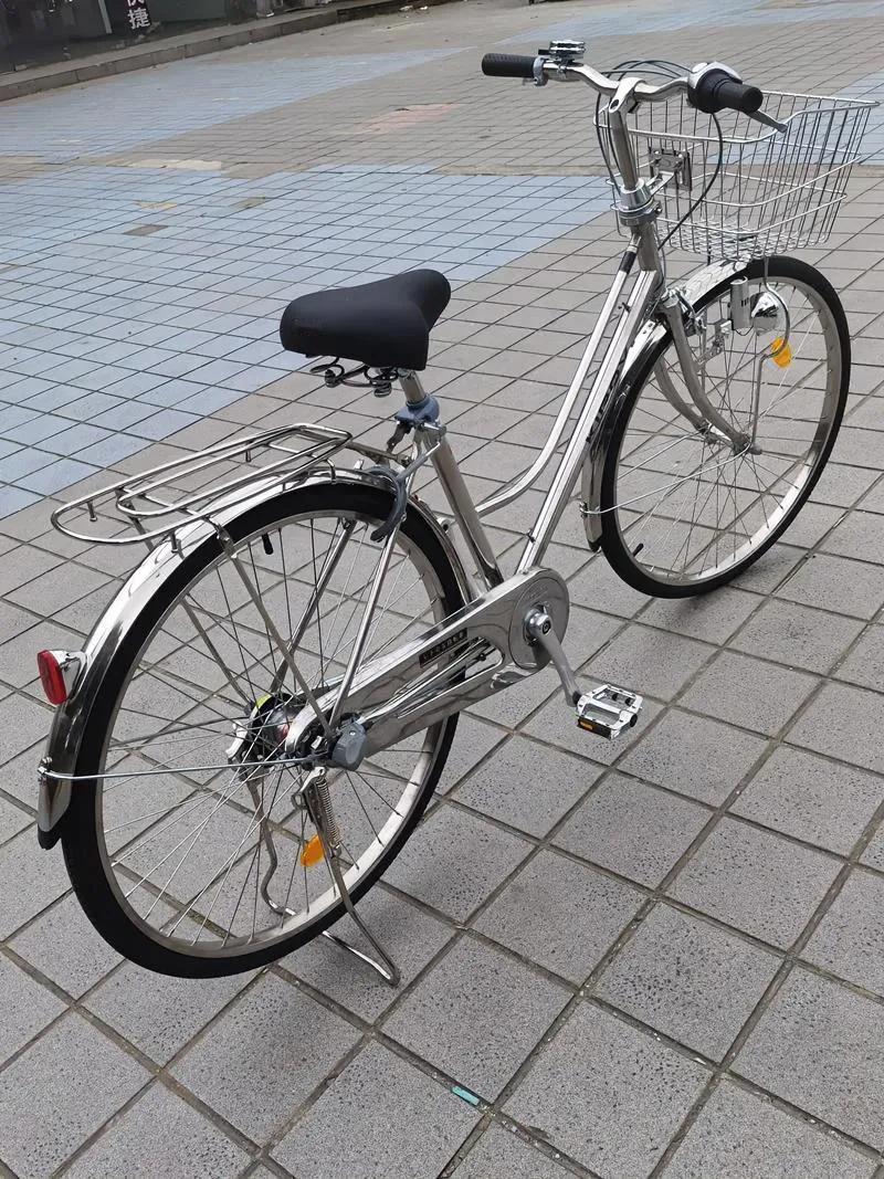 现在骑自行车喝酒了，一般不算传统意义的酒驾。我国法律规定，酒驾指驾驶机动车时血液