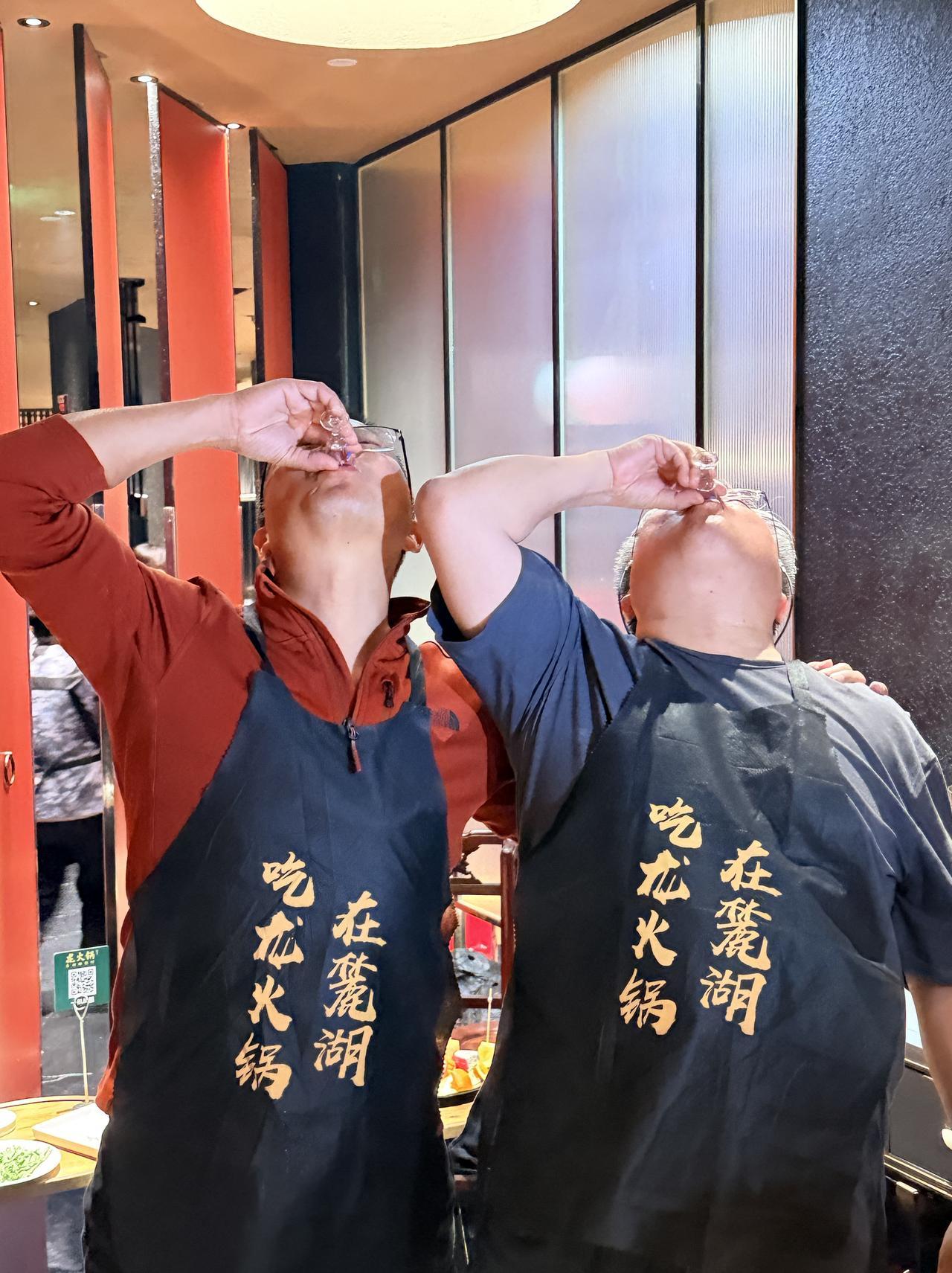 听说一季度白酒季报比较惨。但我三月依然喝白酒17次，计9.3斤。其中茅台4.3斤