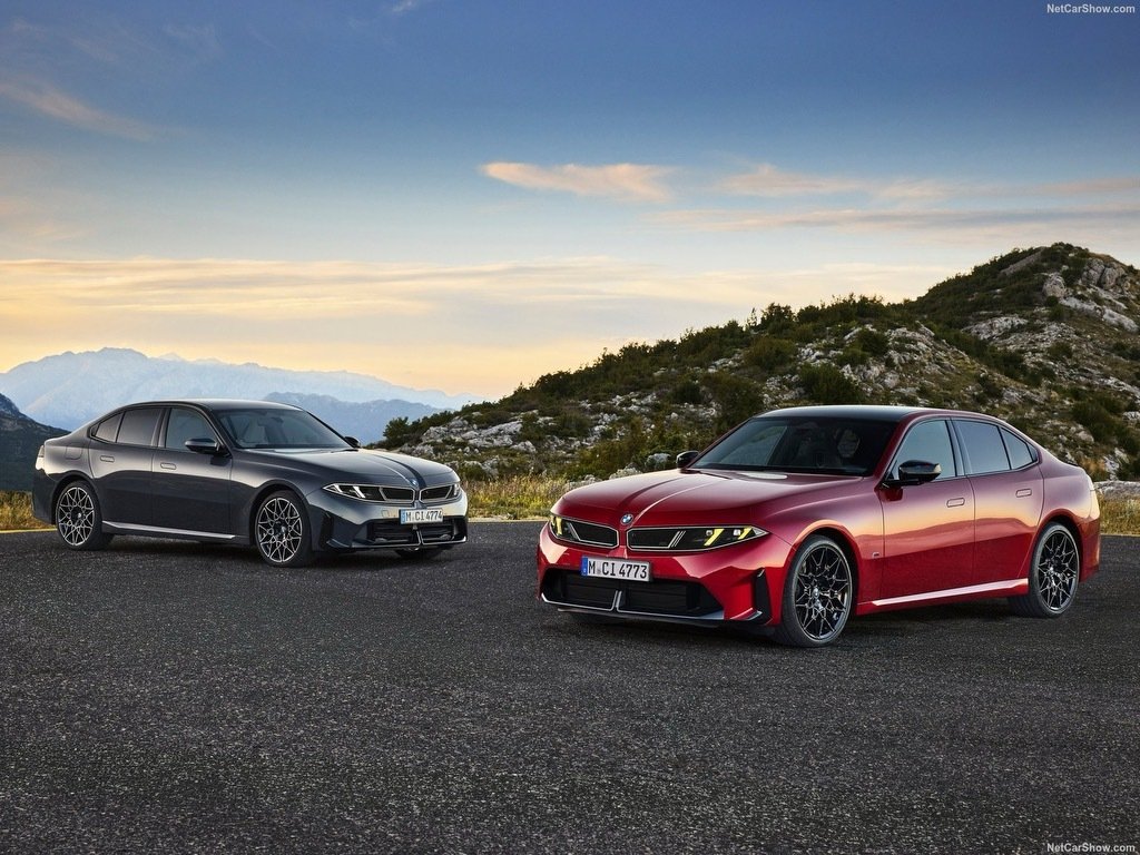 全新BMW3系燃油版无论是4缸还是6缸都加48V啦4缸输出259马力6缸输出443马力​