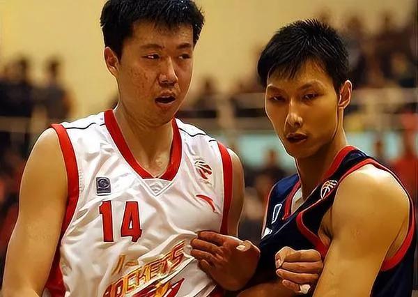 不知什么情况，父母让子女加入外国籍还是另有隐情呢？第十二位:姚明女儿(美国籍)