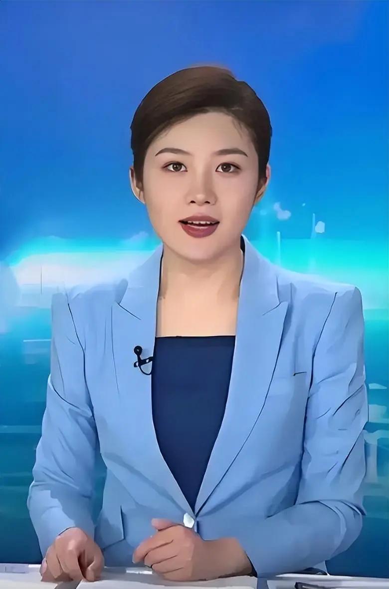 端庄大气的央视主持人，你能认出她是谁吗？