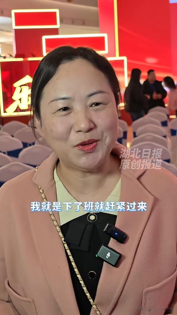 “简直赚翻了！”近日，湖北武汉，一女子在超市购物，花了107.9元，结账后，便参