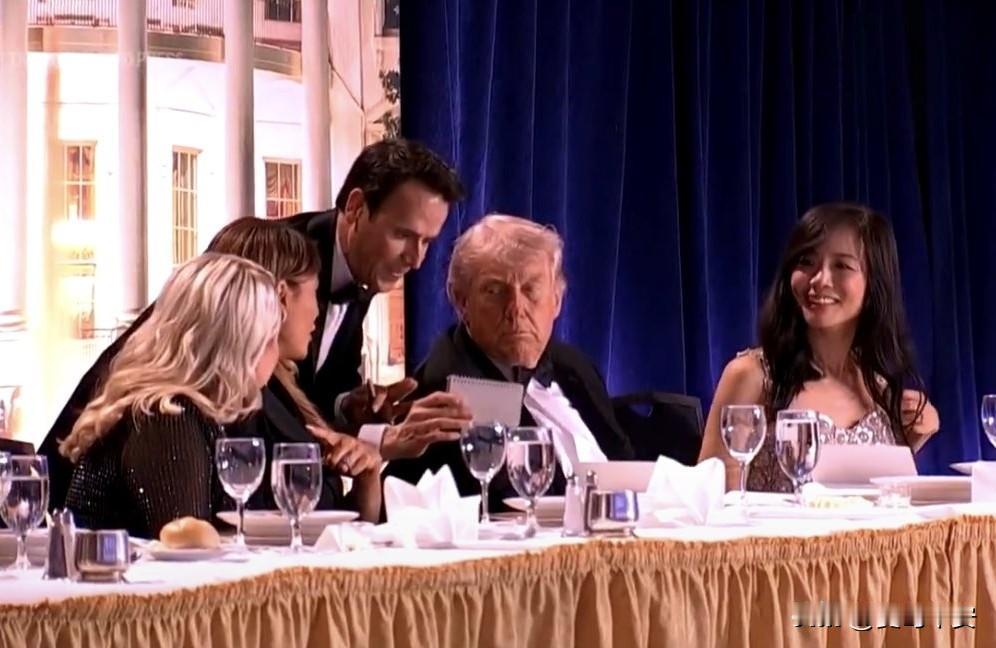 白宫晚宴惊魂昨晚的白宫晚宴，着实让特朗普和夫人梅拉尼娅吓一大跳。回过头看现场的