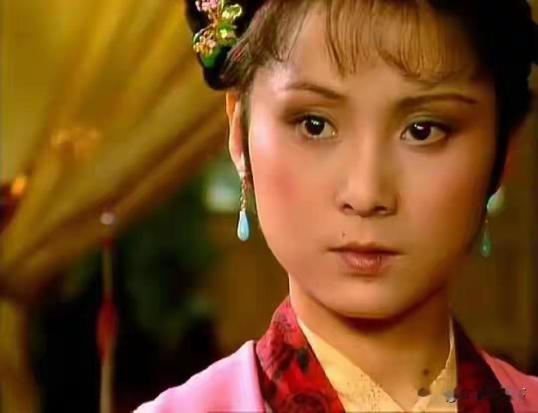 《红楼梦》：晴雯被撵后，为何不趁宝玉探望的最后机会向他求救晴雯遭谗被撵出大