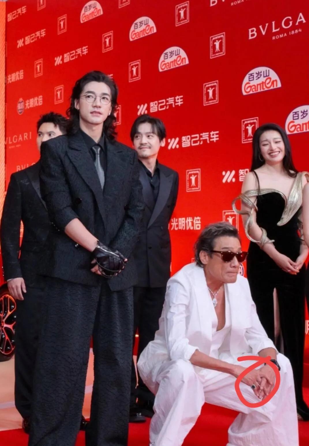 法拉利老了也是法拉利，我是真的打从心里佩服……67岁梁家辉，是怎么做到这把年