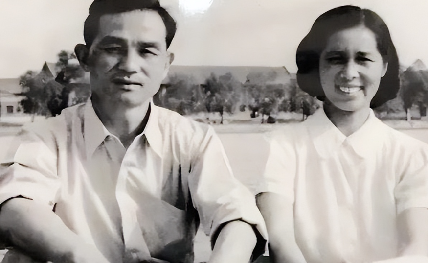 1950年，毛主席在开完一次重大会议过后便回到了中南海，曾经当过毛主席警卫员的李