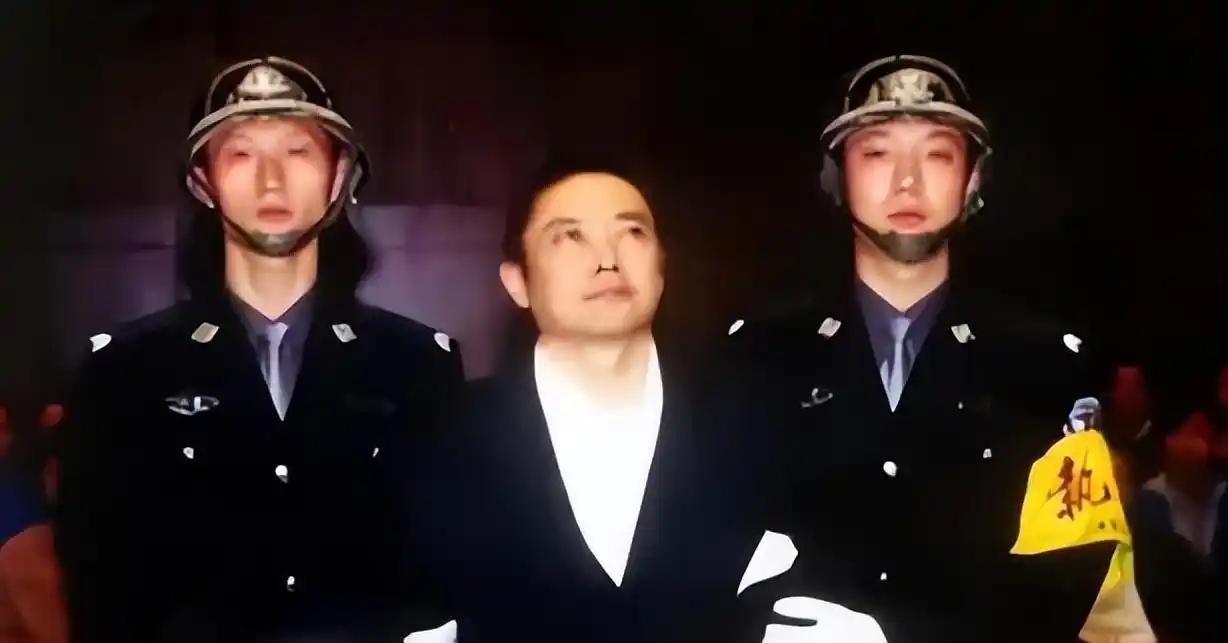 🌞“工资太低，我怕自己经受不住诱惑！”34岁的四川某地副市长，就在即将升任