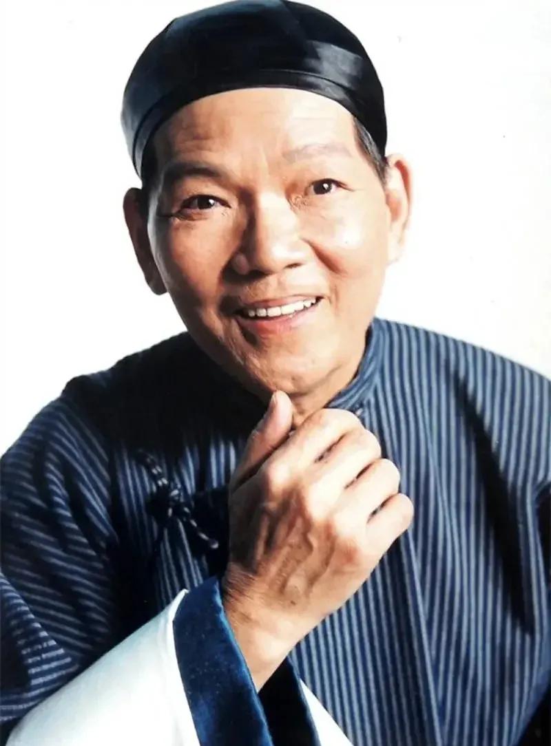 原来他已经去世了!印象中很少演好人这位香港金牌绿叶，真名叫邓兆移，不过大部分观