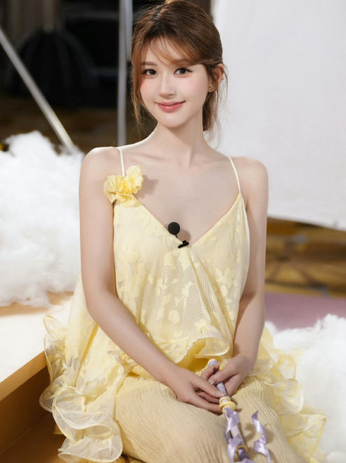 不一样的feel，赵露思暖黄色明媚阳光