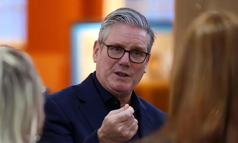 快讯!快讯!英国首相斯塔默突然宣布了。10月28日,据彭博社报道,他称不会因