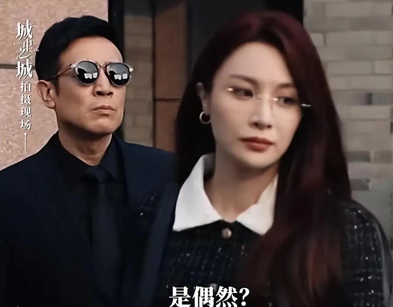 谁也没想到！《沉默的荣耀》隆妮带伤划船送情报，于和伟吴越都看愣了，观众哭到破防