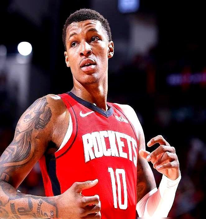 折损两大首发，往往是球队摆烂的开始。去年九月范弗里特右膝十字韧带撕裂。一月