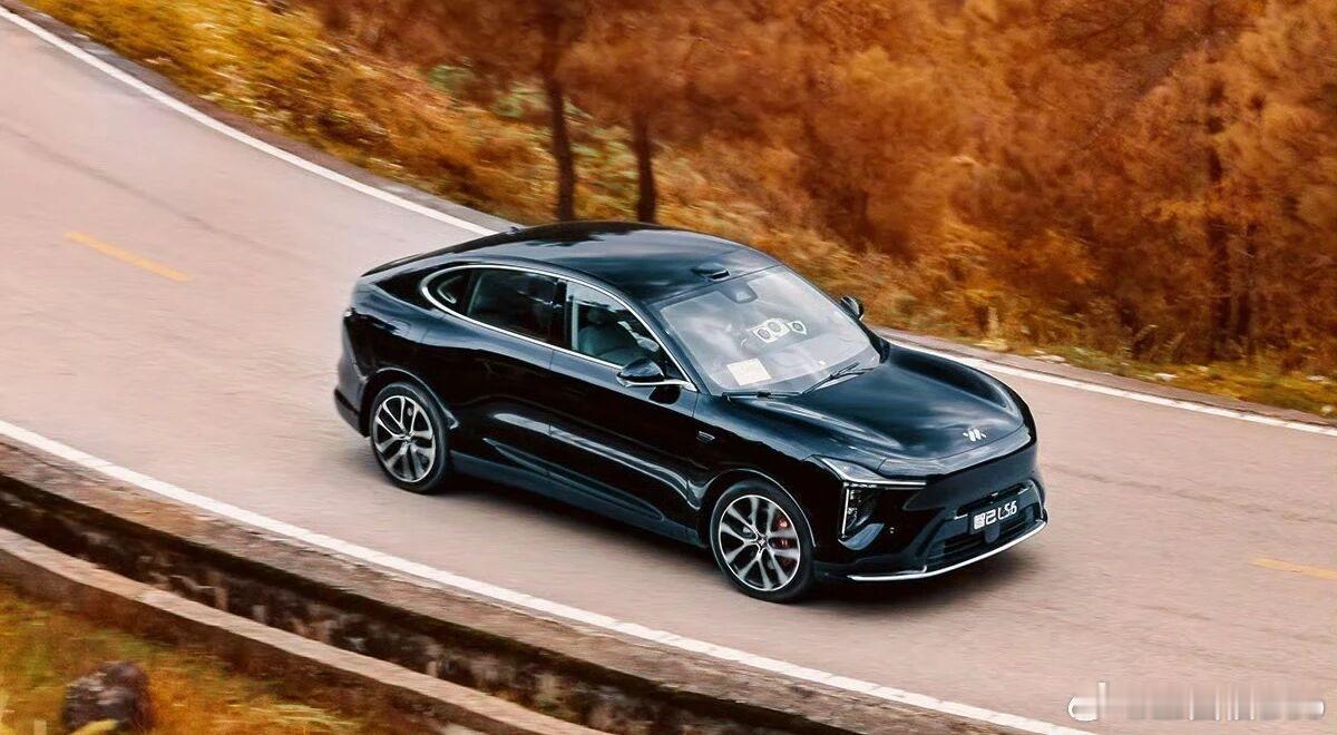 智己五周年实现单月盈利其实很多人都在问，为什么智己一个月才一万多辆就可以盈利?