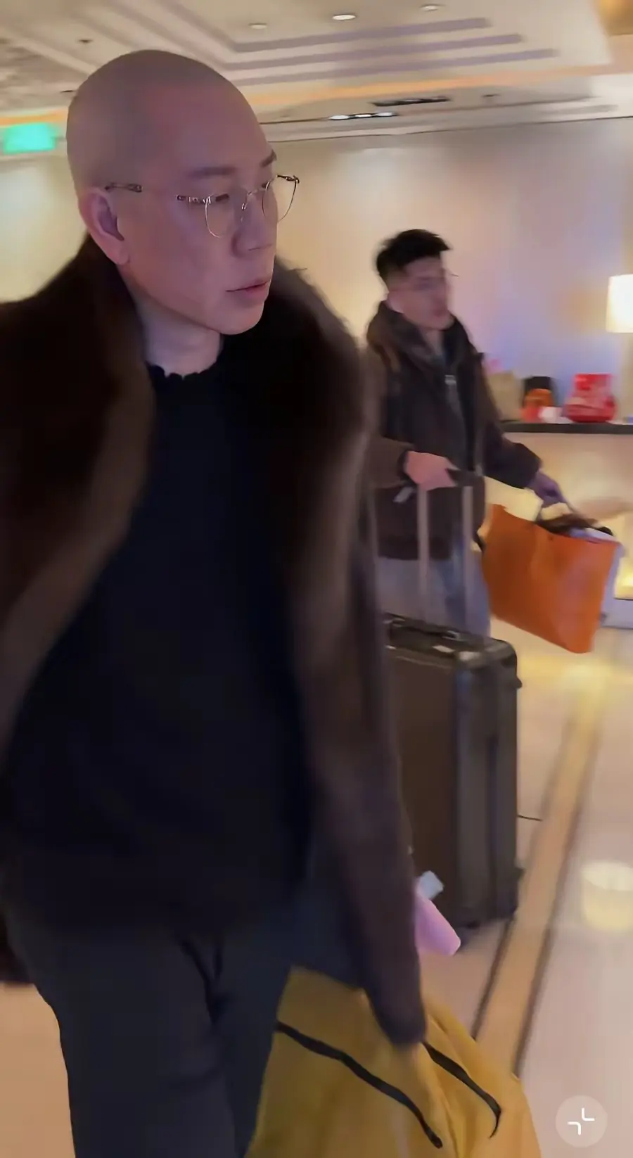 没想到，他竟然是天后的造型师！