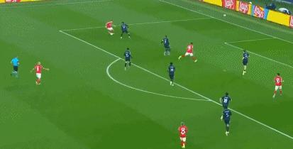 2-4！姆巴佩双响，皇马跌出前8，门将98分钟破门，穆帅神奇逆袭补时第8分钟