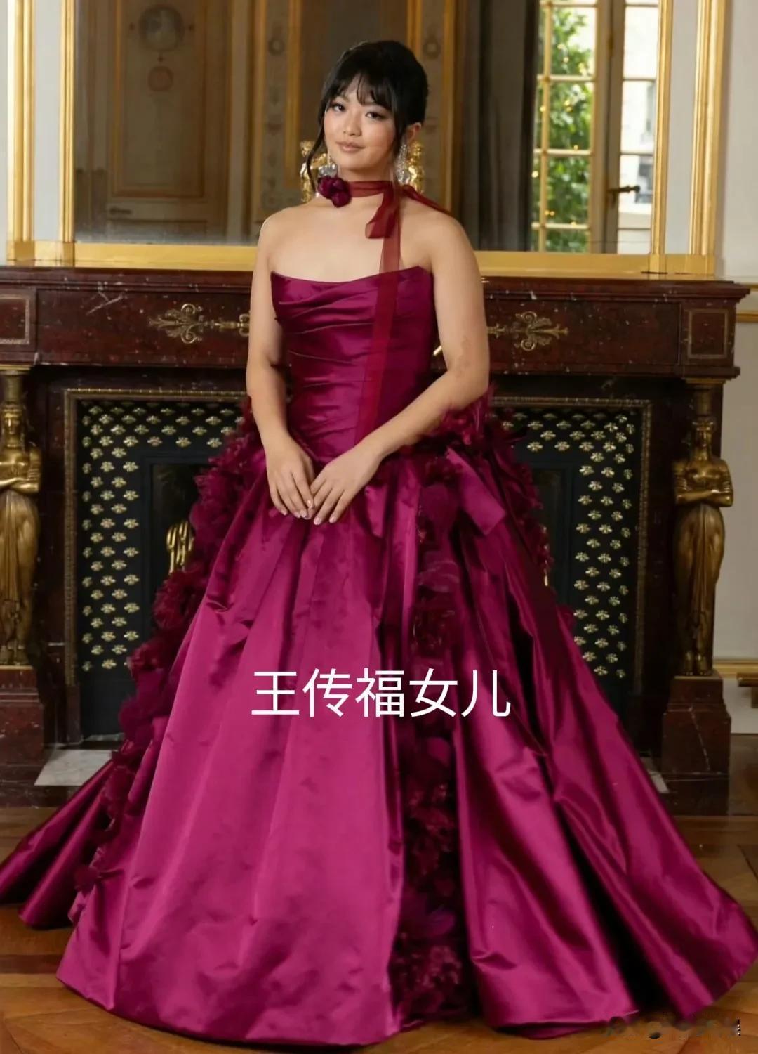 每年的巴黎名媛舞会，都有很多人关注，毕竟这是上流圈子家世，人脉，资源的竞争结果。