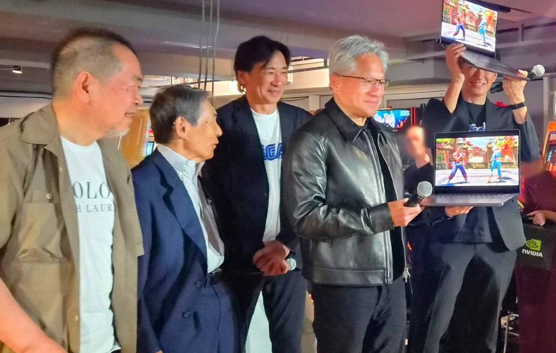 黄仁勋终于报了30年前的恩情！30年前英伟达还是个小公司，全靠世嘉500
