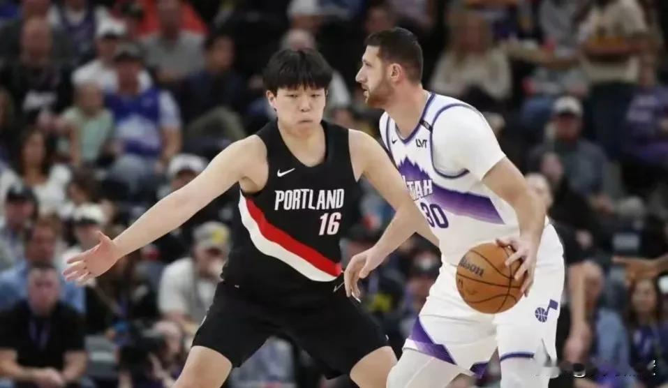 看到网上铺天盖地都是声讨杨瀚森女友的，这个有点偏激了。按照矛盾法，小杨表现不