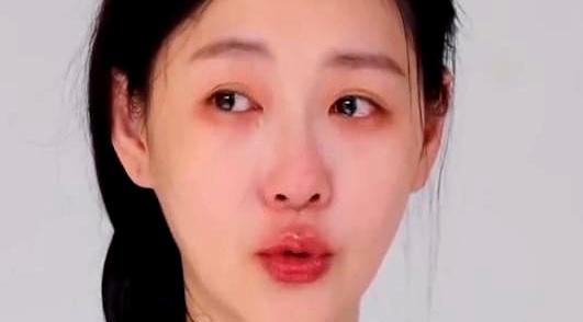 清晨刷到一条关于大S的传闻，心里咯噔一下：网说昔日湾湾顶流坐拥6.5亿，如今被曝
