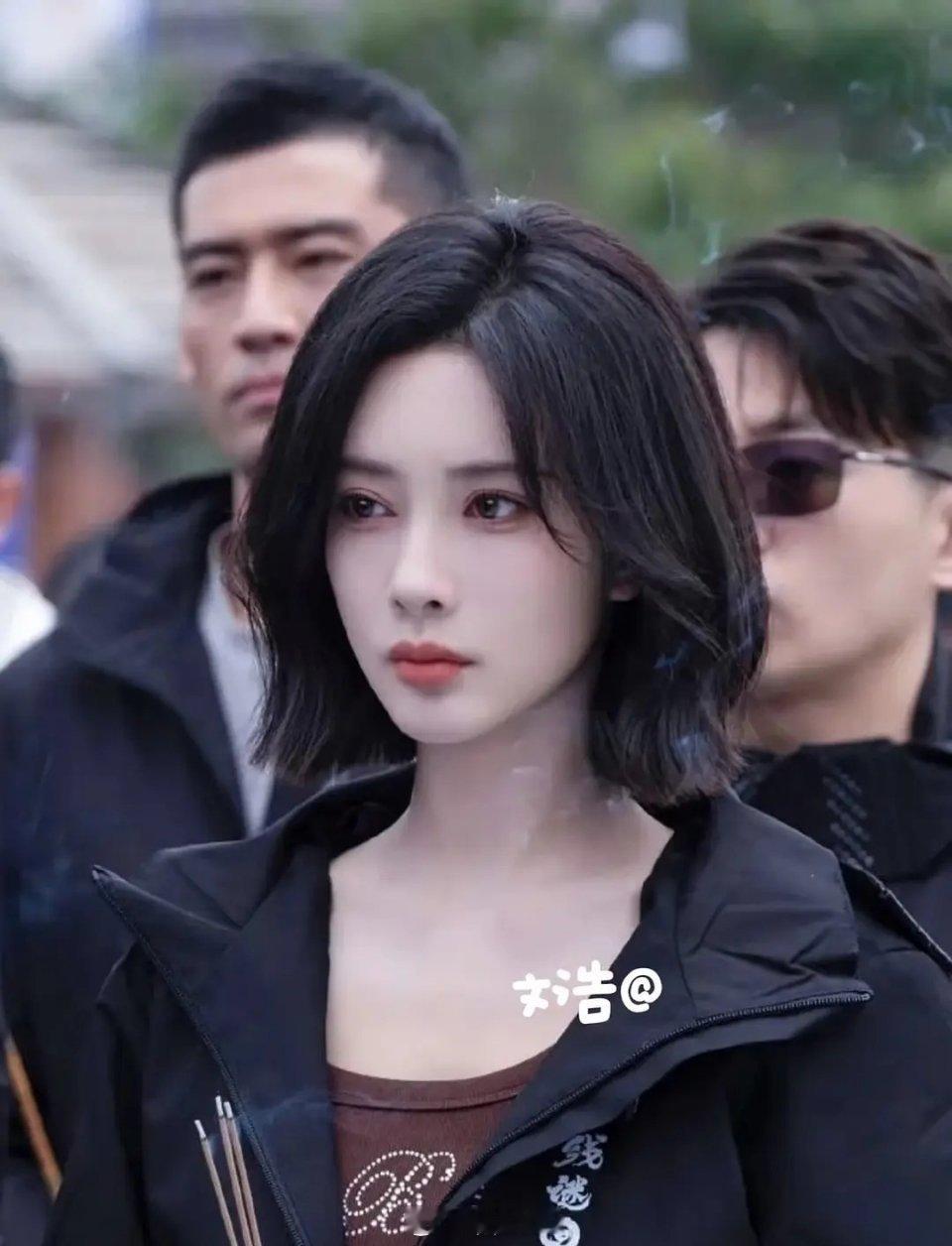 白鹿短发有点像孟子义