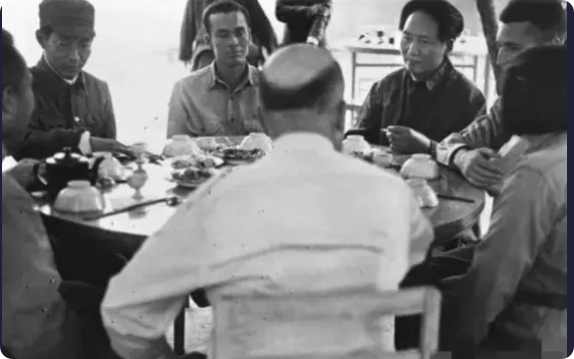 九七年香港回归是毛主席定的，很多人都不知道。  1949年，新中国刚成立，全