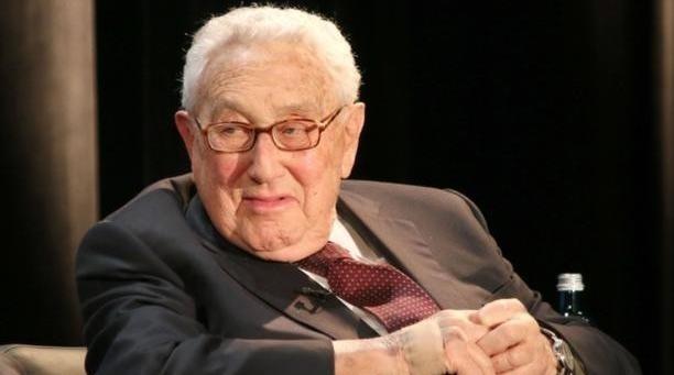 万万没想到，基辛格竟然预言俄乌冲突最先被耗干的，不是战火中的乌克兰，也不是受制裁