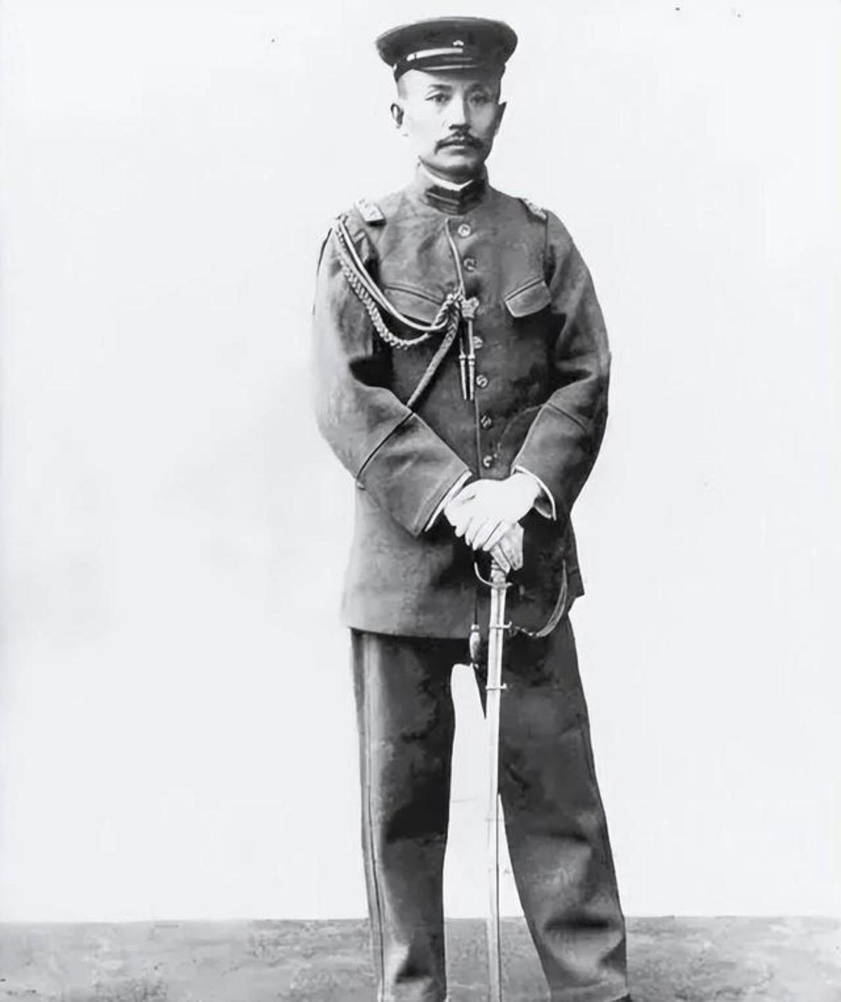 🌞1928年，丁煦向蒋介石告密，暴露了朱德就藏在范石生军队里，于是，蒋介石