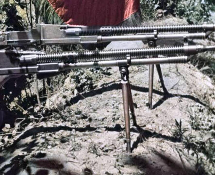 装备9挺轻机枪的步兵连，为何在作战中，会只带6挺作战？这不是装备不够，也不