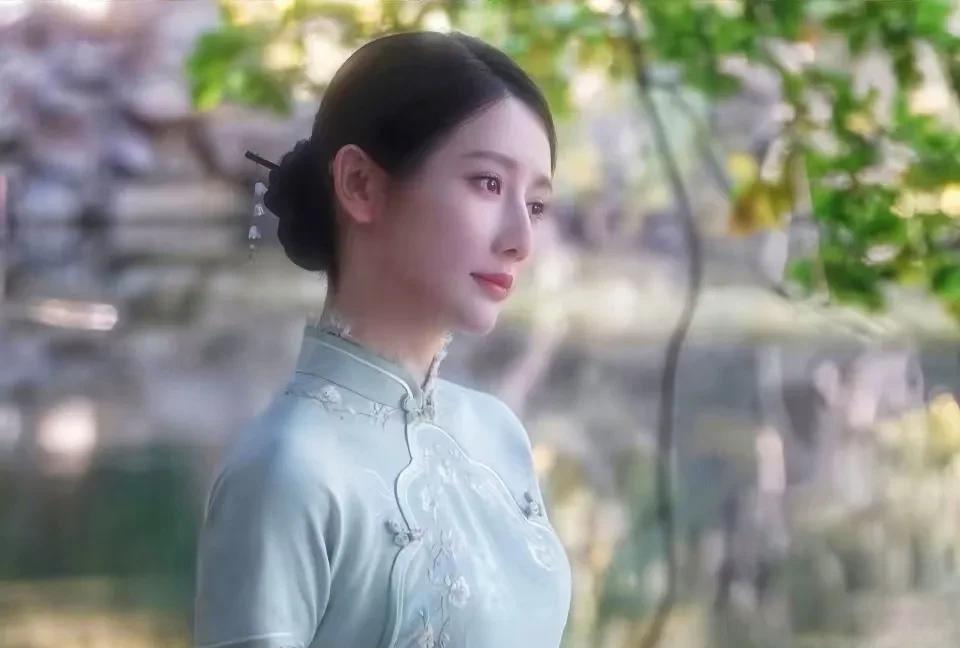 男人为了小三，杀妻灭女，还焚尸，就是为了借助小三父亲的权势，爬进上流社会。《君