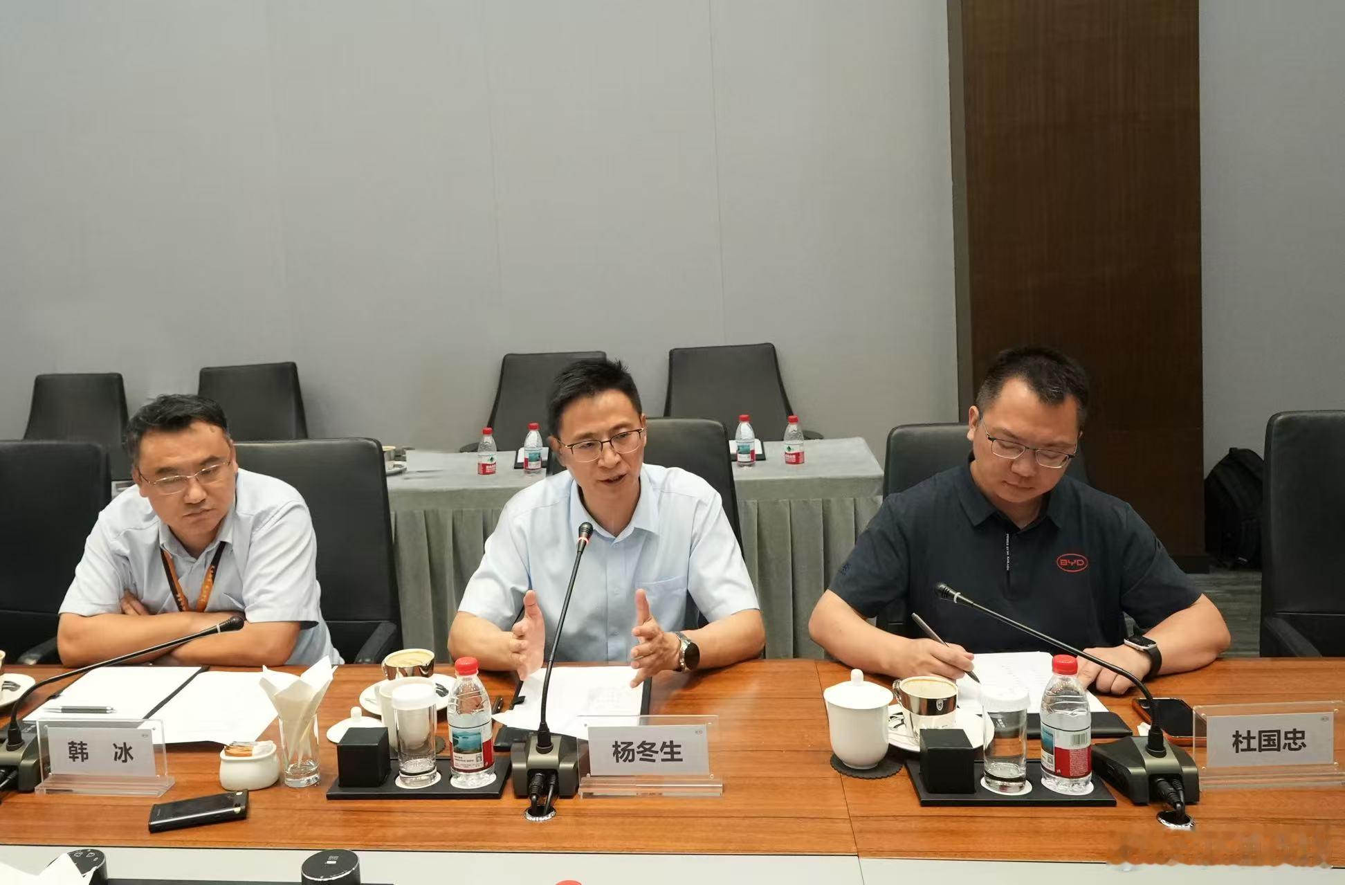 [并不简单]7月28日，比亚迪在深圳总部举行媒体深度交流会。比亚迪集团高级副总裁