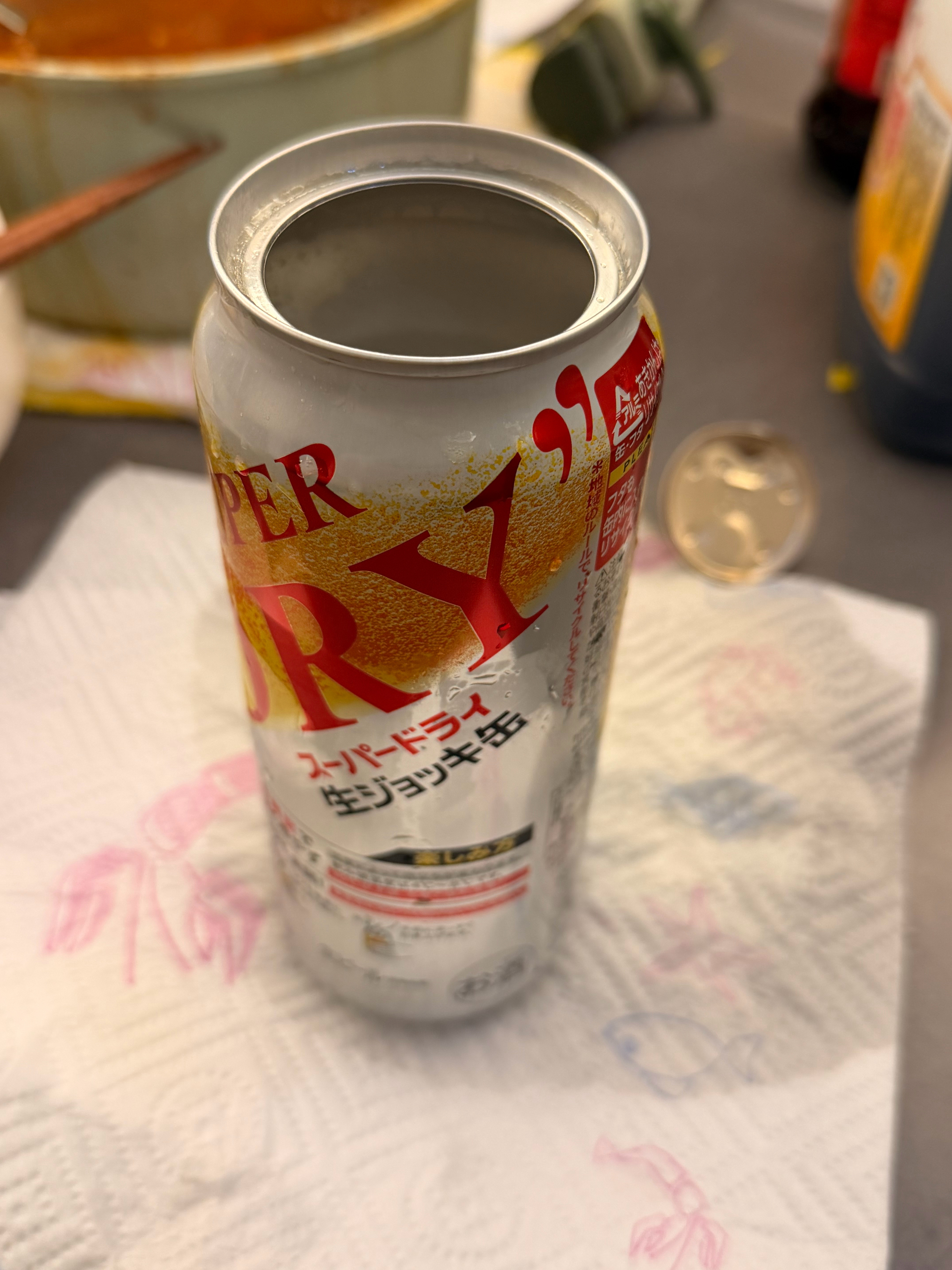 确实泡沫绵密很多！一打开溢出来了不少口感我觉得只有机打扎啤的90%